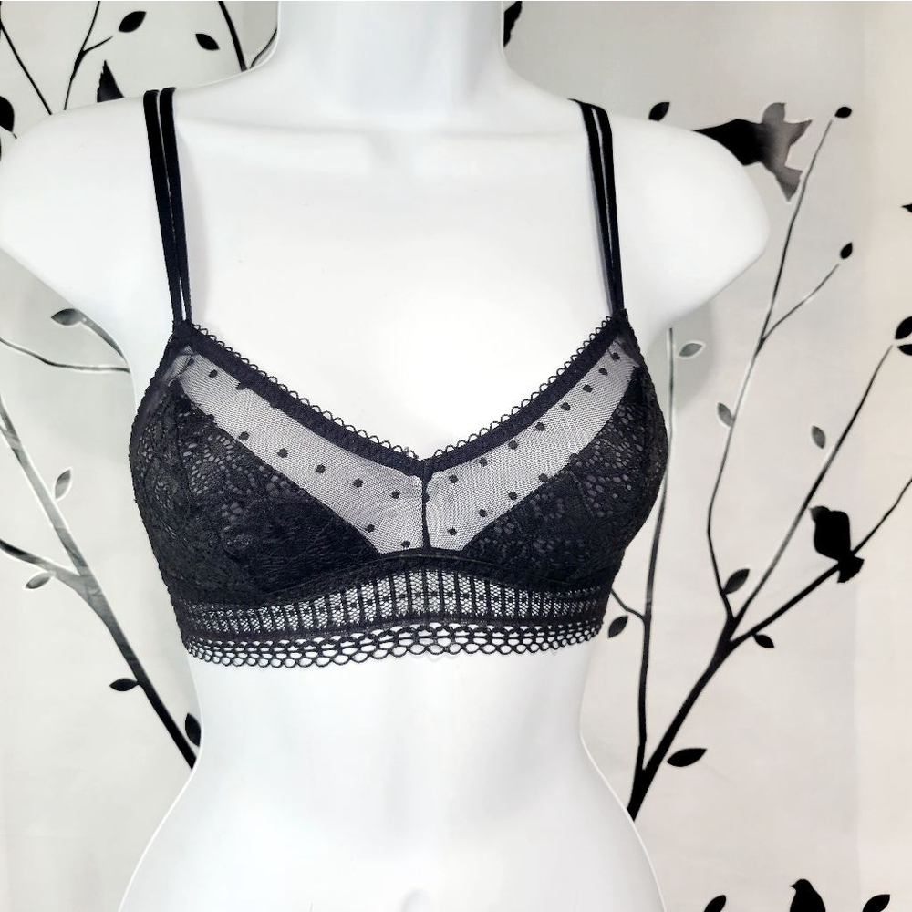 Victoria's Secret Unlined Lace Bralette Extra Small